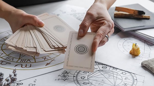 /content/dam/cultura-one/newsletters/2024/commerciales/01_11_ep/tarot.jpg