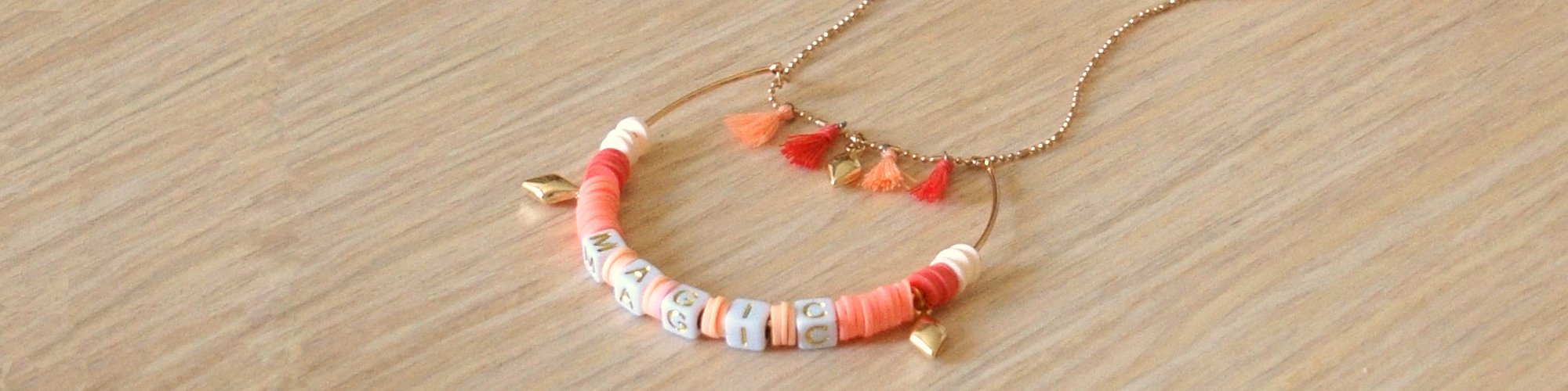 Collier pendentif avec des perles