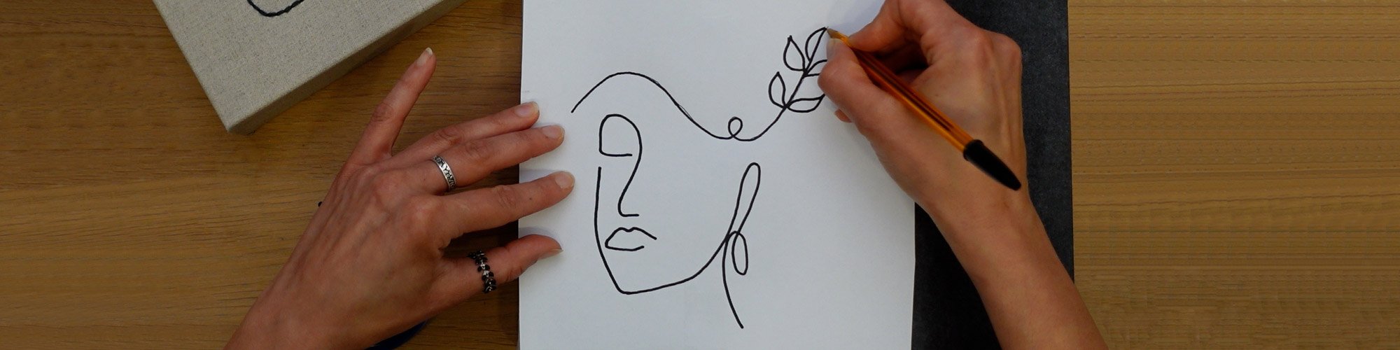 Motifs minimalistes sur toile
