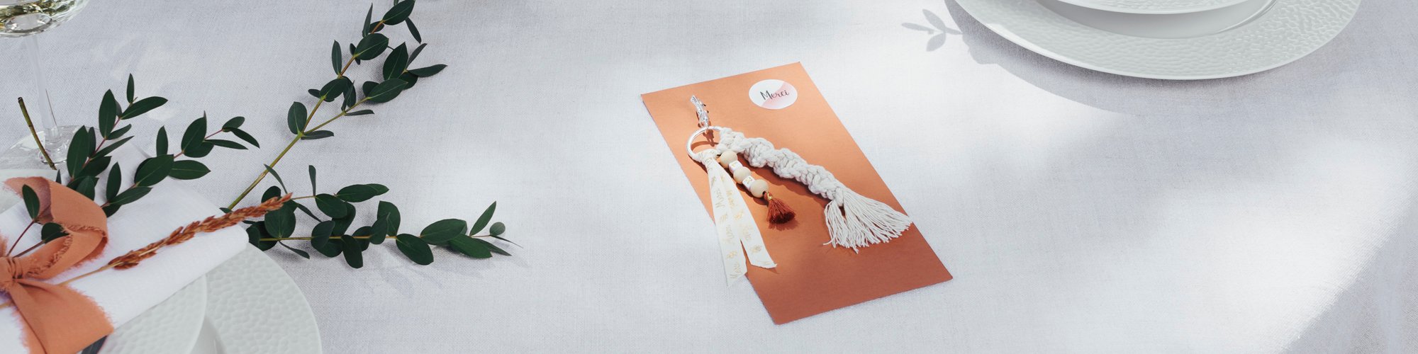 Cadeaux d'invités Mariage Bohème - Porte-clés macramé