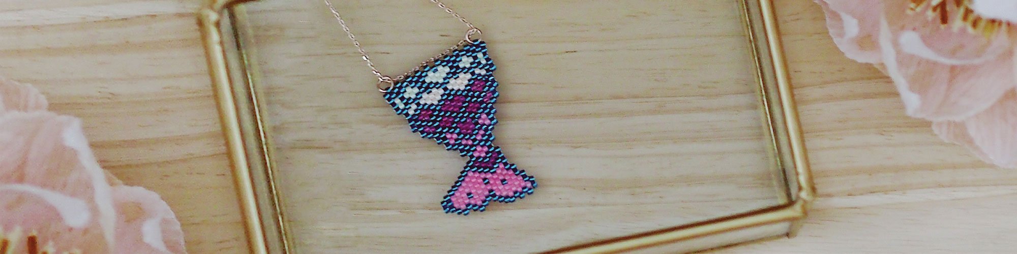 Collier queue de sirène en perles toho