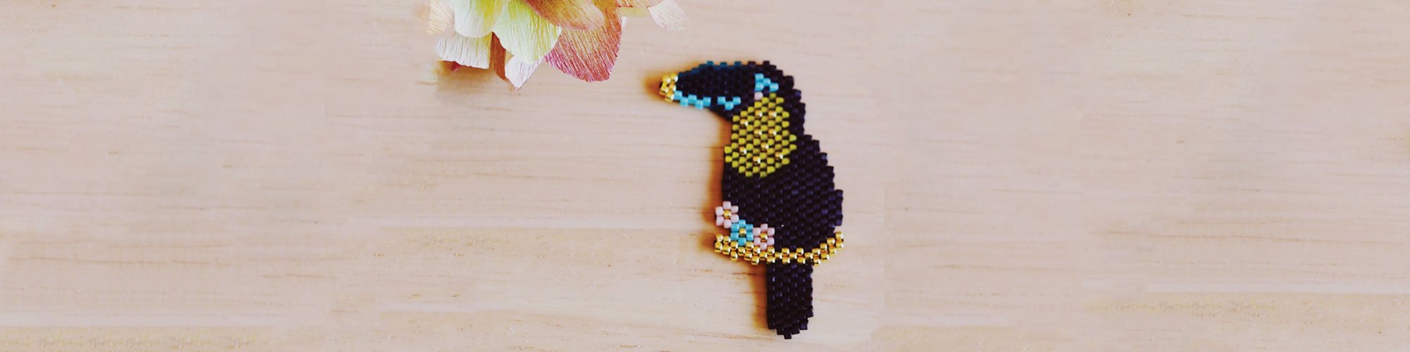 Broche toucan en perles toho