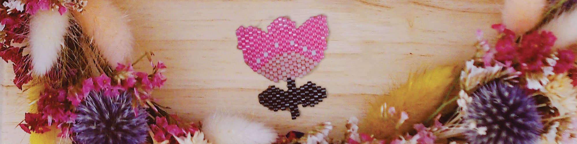 Broche tulipe en perles toho