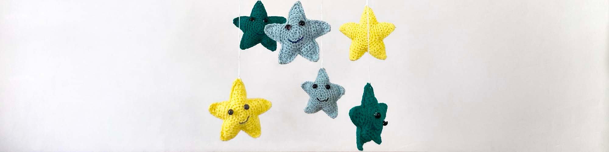 Mobile étoiles au crochet​ avec Rico Design