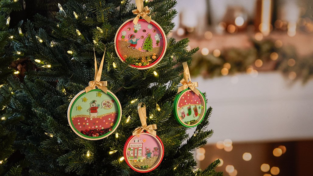 Tuto suspensions de Noël sequins et plastique fou