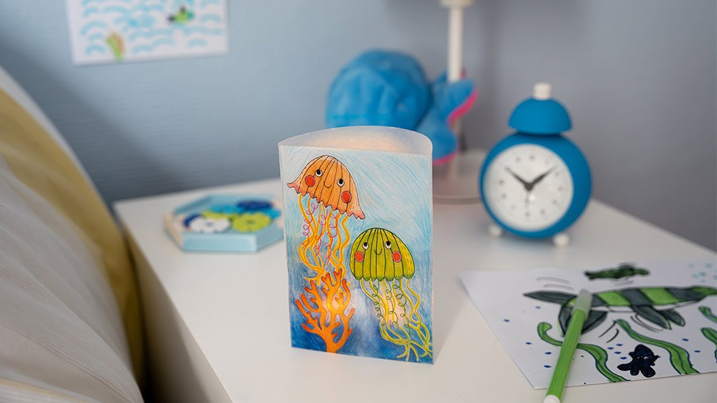 Tuto lampe méduse en plastique fou
