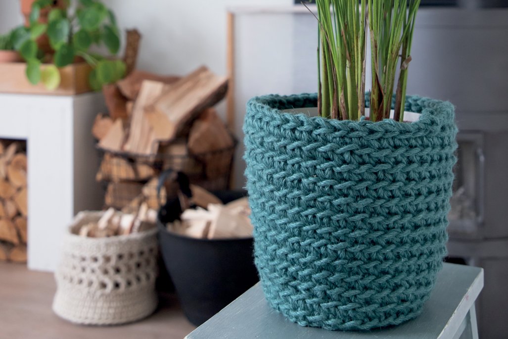 Cache-pot en jute au crochet 