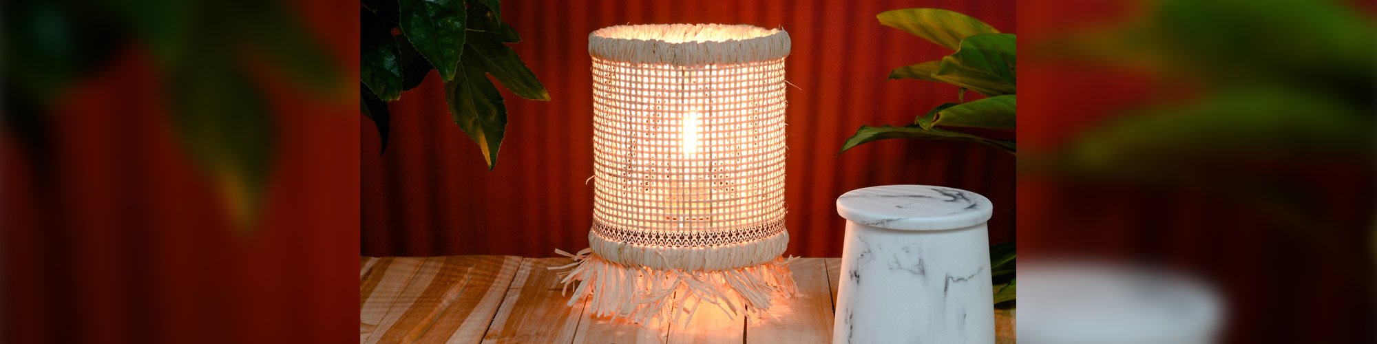 Lampe en cannage 