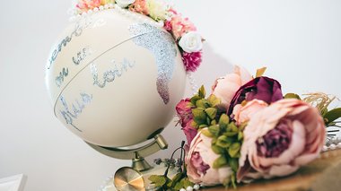 Urne de mariage : Globe fleuri 