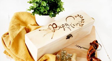 Caisse de vin en bois pyrogravée 