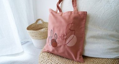 Sac brodé visage Line art