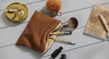 /content/dam/cultura-one/2024/plongeoir/SMT_ACTU_cours_couture_trousse_doublee.jpg