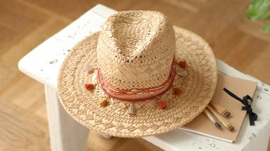 Chapeau à breloques