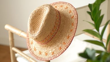 Chapeau brodé