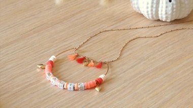 Collier pendentif avec des perles