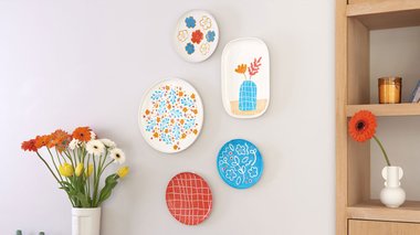 Assiettes murales porcelaine avec Pébéo