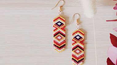 Boucles d'oreilles losanges en perles toho