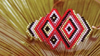 Bracelet motifs incas en perles toho