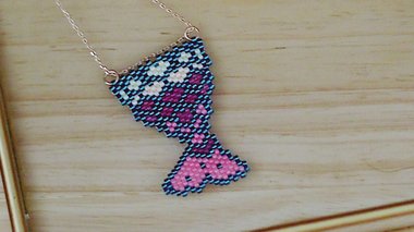 Collier queue de sirène en perles toho
