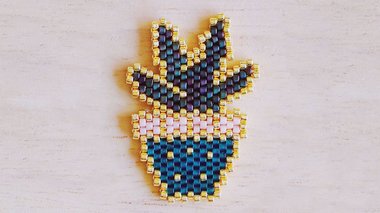 Broche succulente en perles toho
