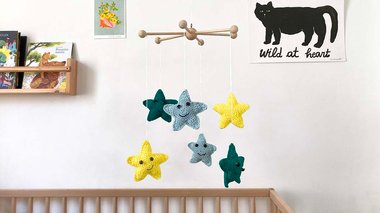 Mobile étoiles au crochet​ avec Rico Design