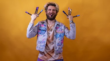 Tuto veste en jean « Pinky Monster » par BrunoGraffer avec Posca