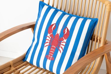 Inspiration Coussins d’été personnalisés : idées déco avec motifs thermocollants