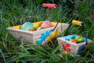 Chasse aux œufs de Pâques – Panier de vendanges déco