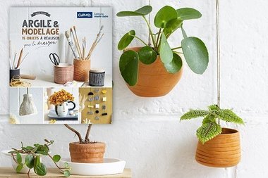 Vases en argile à suspendre 