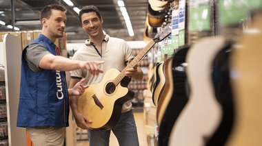 Nos idées cadeaux pour un guitariste qui débute