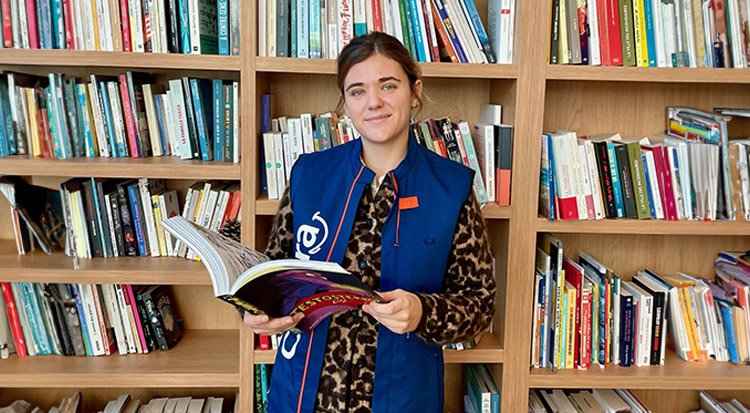 /content/dam/cultura-one/2023/livre/TUTO_IMG_TXT_cdc_libraires_solene.jpg