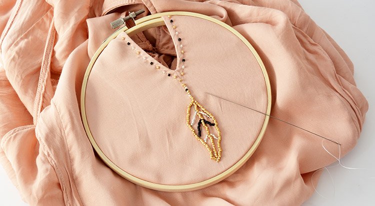 /content/dam/cultura-one/2025/loisirs_creatifs/TUTO_CMS_broderie_miyuki.jpg