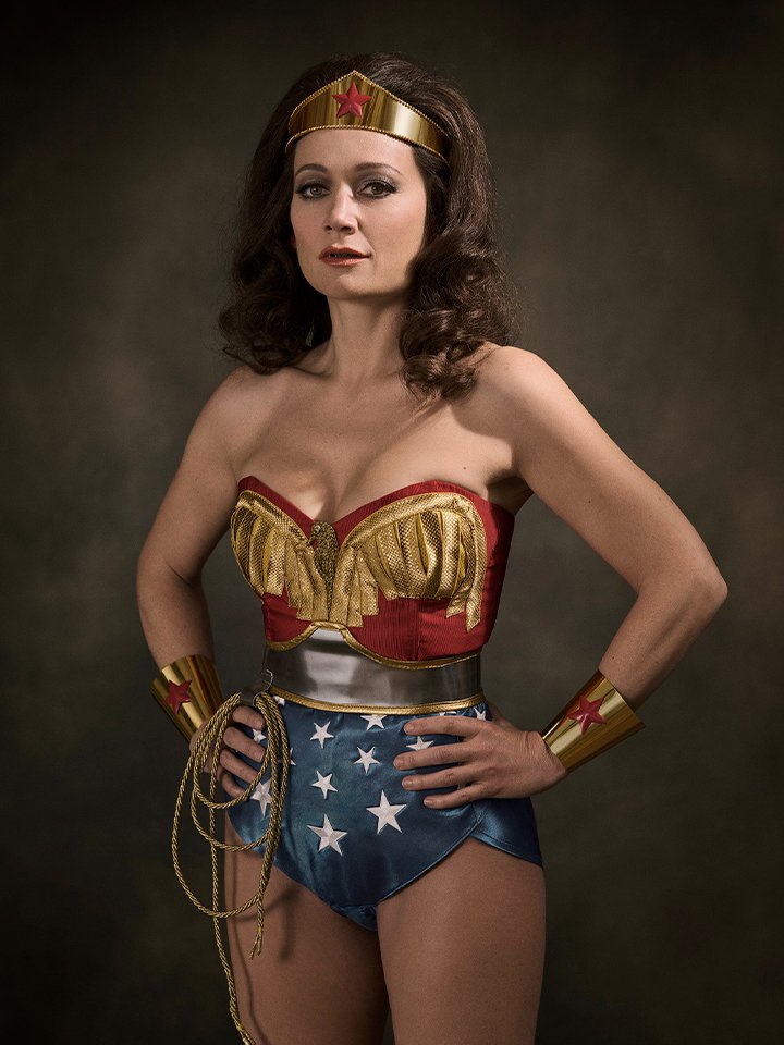 /content/dam/cultura-one/communication-cultura/brand-content/portraits-croisés/caroline_vigneaux_wonderwoman_720x960.jpg