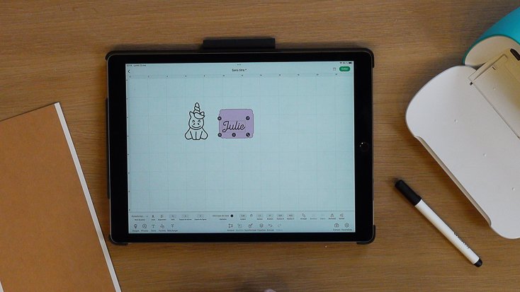 /content/dam/cultura-one/how-to/loisirs-créatifs/apprendre-a-utiliser-la-cricut/personnalisation-affaires-scolaires/TUTO_CMS_Personnalisation-fournitures-sco_6.jpg