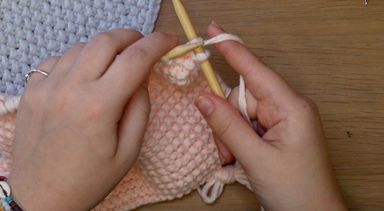 /content/dam/cultura-one/how-to/mercerie/couverture-bebe/TUTO_CMS_Couverture-bebe_1.jpg