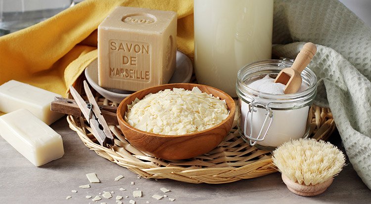 /content/dam/cultura-one/les-guides/arts-et-loisirs-créatifs/faire-du-savon/TUTO_CMS_savon_1.jpg