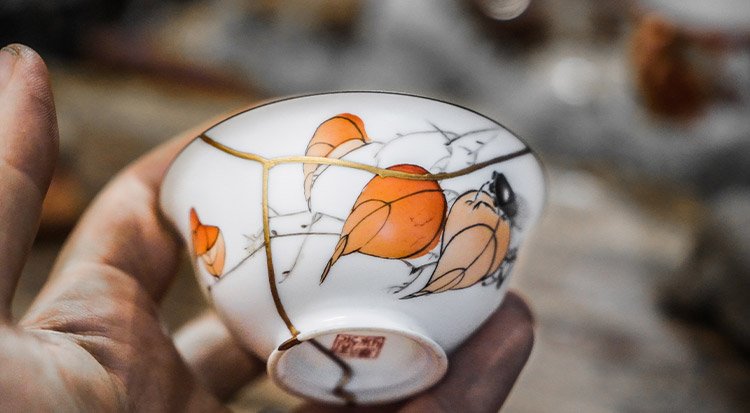 /content/dam/cultura-one/les-guides/comment-faire-du-kintsugi/TUTO_CMS_kintsugi_4.jpg