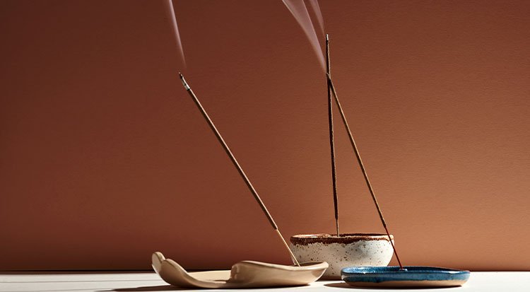 /content/dam/cultura-one/les-guides/epanouissement-personnel/comment-faire-de-l'encens/TUTO_CMS_comment_faire_encens_4.jpg