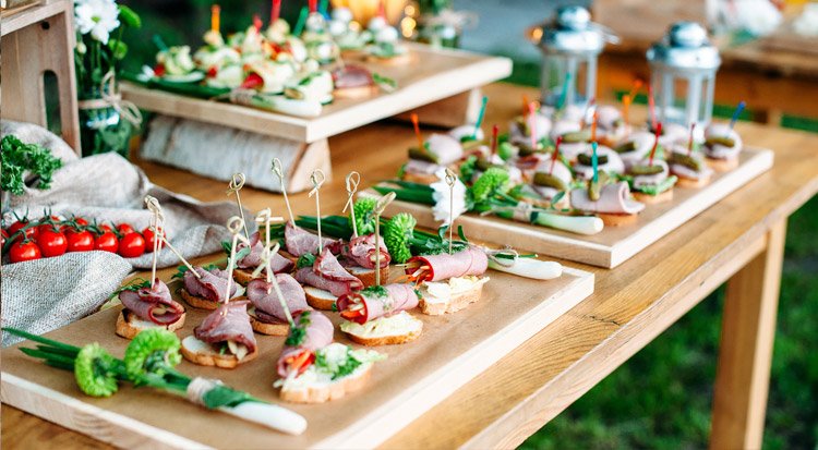 /content/dam/cultura-one/les-guides/fêtes-et-évènements/TUTO_CMS_Garden-party-buffet.jpg