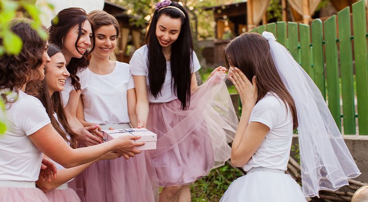 /content/dam/cultura-one/les-guides/mariage/organiser-un-evjf/TUTO_CMS_evjf_5.jpg