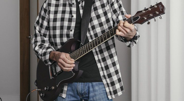 /content/dam/cultura-one/les-guides/musique/bien-choisir-sa-guitare-électrique/TUTO_CMS_Guitare-electrique.jpg