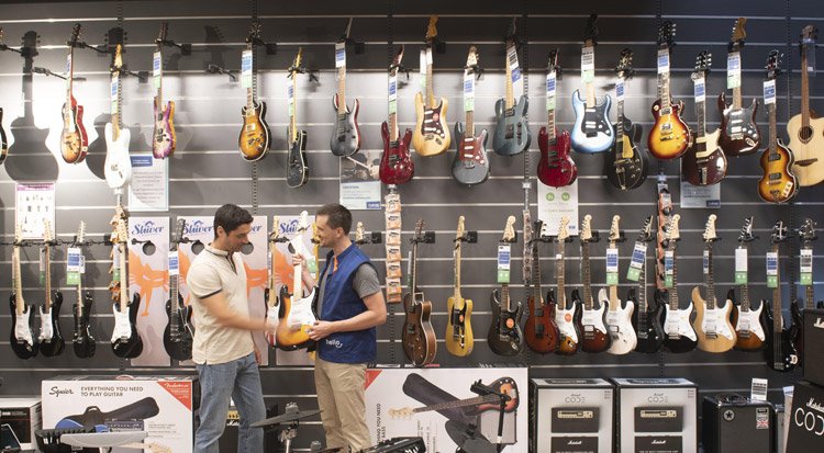 /content/dam/cultura-one/les-guides/musique/bien-choisir-sa-guitare-électrique/TUTO_CMS_Guitare-electrique_1.jpg