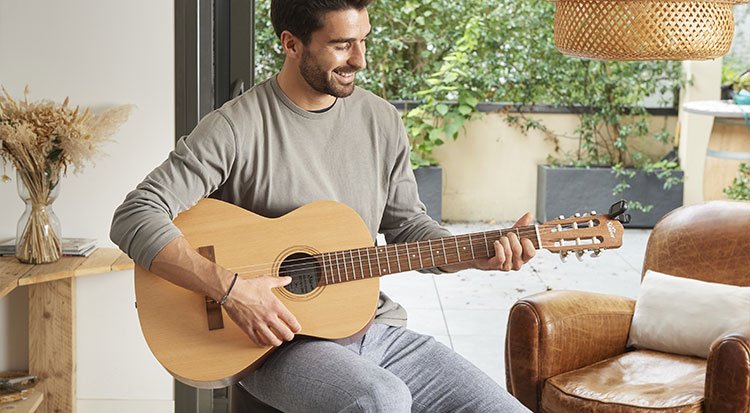 /content/dam/cultura-one/les-guides/musique/comment-choisir-sa-guitare-classique/TUTO_CMS_guitare_classique_22.jpg