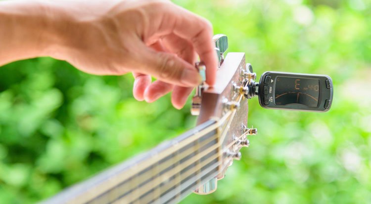 /content/dam/cultura-one/les-guides/musique/comment-choisir-sa-guitare-folk/TUTO_CMS_guitare_folk_5.jpg