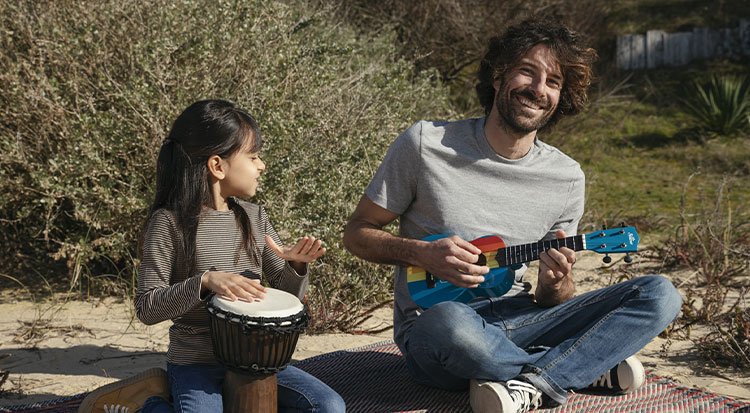 /content/dam/cultura-one/les-guides/musique/comment-choisir-un-ukulélé--/TUTO_CMS_ukulele_1.jpg