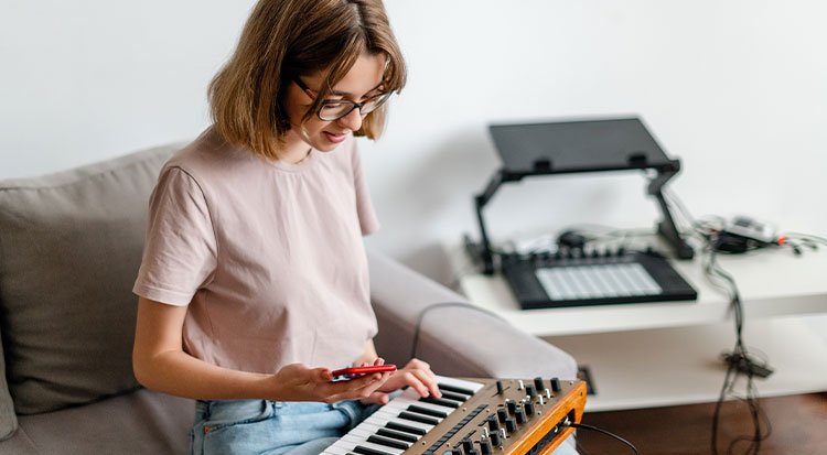 /content/dam/cultura-one/les-guides/musique/quel-clavier-musical-choisir/TUTO_CMS_clavier_musical_5.jpg