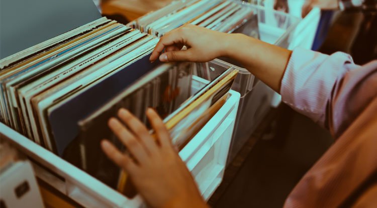 /content/dam/cultura-one/les-guides/musique/tout-savoir-sur-la-tendance-vinyle/TUTO_CMS_tendance_vinyle_1.jpg