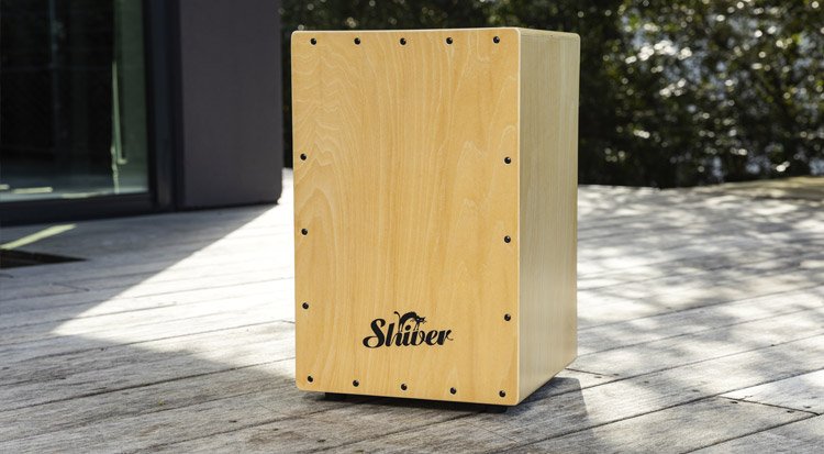 /content/dam/cultura-one/les-guides/musique/tout-savoir-sur-le-cajon/TUTO_CMS_Tout-savoir-cajon1.jpg