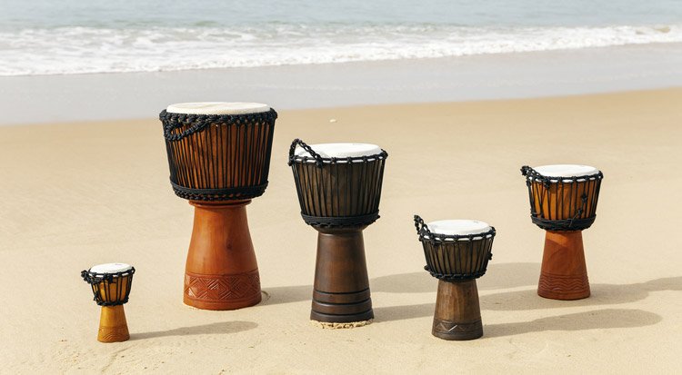 /content/dam/cultura-one/les-guides/musique/tout-savoir-sur-le-djembé/TUTO_CMS_Tout-savoir-djembe3.jpg