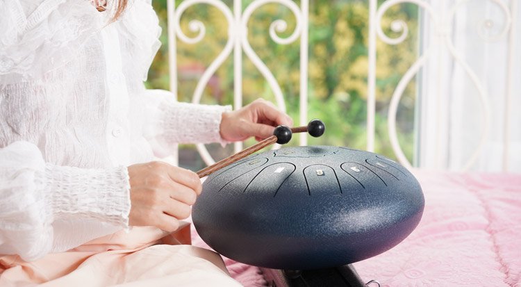 /content/dam/cultura-one/les-guides/musique/tout-savoir-sur-le-tongue-drum/TUTO_CMS_tongue_drum_noms.jpg